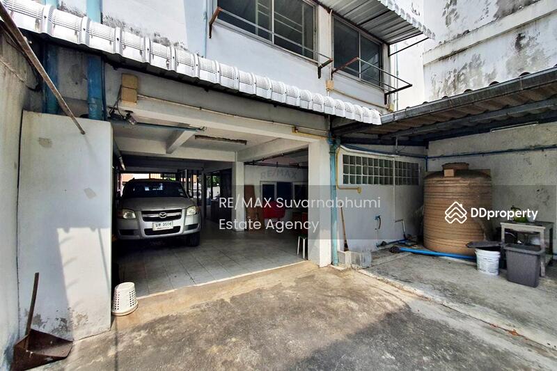 For Rent - For rent, commercial building, 3.5 floors, 2 units, Bangna-Trad Road. Can register a company, Samut Prakan