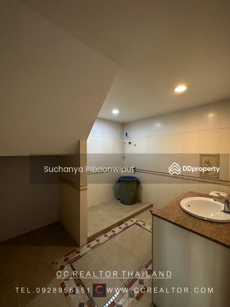 ให้เช่า - Townhouse For Rent : Ekamai 12 Open For Home office, กรุงเทพ