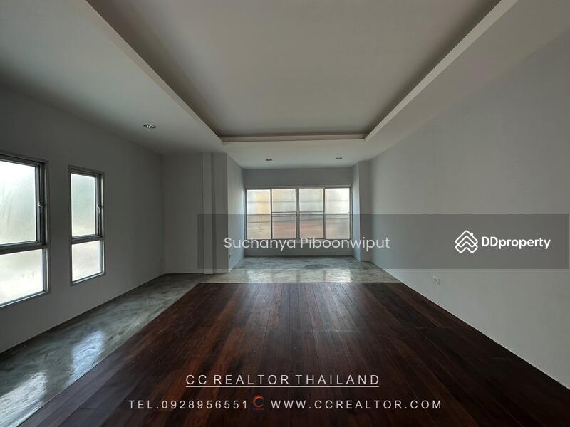 ให้เช่า - Townhouse For Rent : Ekamai 12 Open For Home office, กรุงเทพ