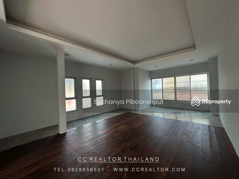 ให้เช่า - Townhouse For Rent : Ekamai 12 Open For Home office, กรุงเทพ