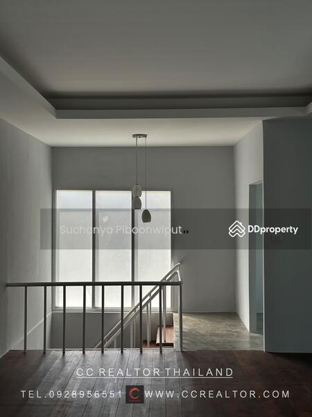 ให้เช่า - Townhouse For Rent : Ekamai 12 Open For Home office, กรุงเทพ