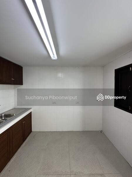 TownHouse Pridi Pranomyong 20 Pet Friendly, Bangkok, Pridi Pranomyong 20, Phra Kanong Nua, Watthana, Bangkok, 4 Bedrooms, 400 sqm, Townhouse For Rent, by Suchanya Piboonwiput, 10731018 - DDproperty.com