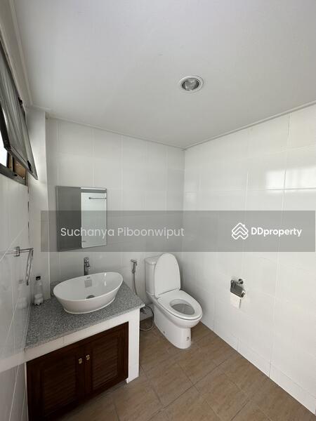TownHouse Pridi Pranomyong 20 Pet Friendly, Bangkok, Pridi Pranomyong 20, Phra Kanong Nua, Watthana, Bangkok, 4 Bedrooms, 400 sqm, Townhouse For Rent, by Suchanya Piboonwiput, 10731018 - DDproperty.com