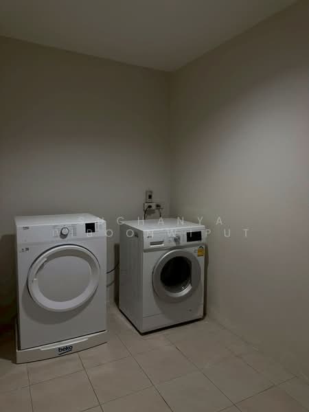 TownHouse For Rent Sukhumvit 38 : Pet Friendly, Bangkok, Sukhumvit 38, Khlong Tan Nua, Watthana, Bangkok, 3 Bedrooms, 350 sqm, Townhouse For Rent, by Suchanya Piboonwiput, 10731205 - DDproperty.com