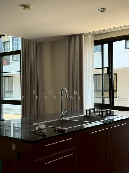TownHouse For Rent Sukhumvit 38 : Pet Friendly, Bangkok, Sukhumvit 38, Khlong Tan Nua, Watthana, Bangkok, 3 Bedrooms, 350 sqm, Townhouse For Rent, by Suchanya Piboonwiput, 10731205 - DDproperty.com