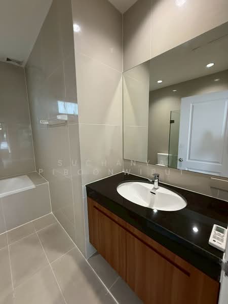 TownHouse For Rent Sukhumvit 38 : Pet Friendly, Bangkok, Sukhumvit 38, Khlong Tan Nua, Watthana, Bangkok, 3 Bedrooms, 350 sqm, Townhouse For Rent, by Suchanya Piboonwiput, 10731205 - DDproperty.com