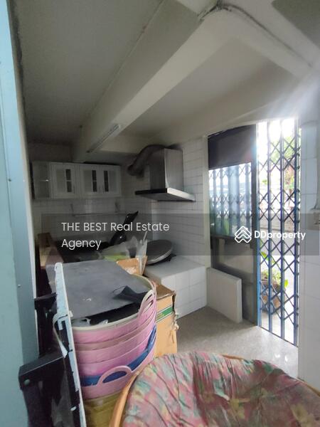 อาคารพาณิชย์ 4 คูหา #มีห้องเย็นไว้แช่ผักและผลไม้ สภาพดีมากก #ด้านหลังมีทางออก #ตลาดสี่มุมเมือง, Pathum Thani, Khu Khot, Lam Luk Ka, Pathum Thani, , 100 sqm, Business For Sale, by Khun Tassanee, 10732860 - DDproperty.com