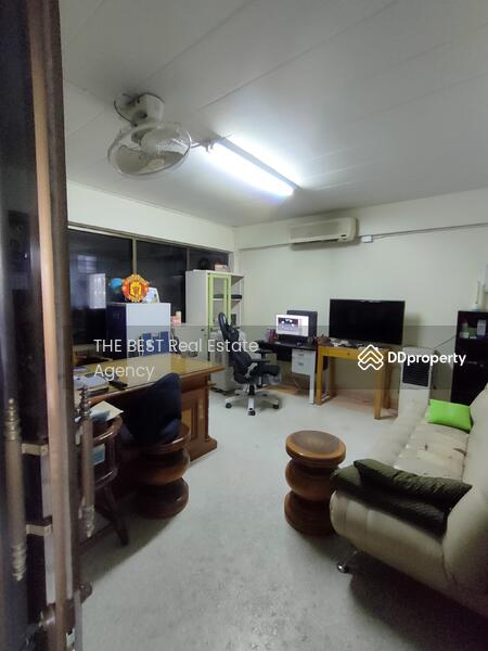 อาคารพาณิชย์ 4 คูหา #มีห้องเย็นไว้แช่ผักและผลไม้ สภาพดีมากก #ด้านหลังมีทางออก #ตลาดสี่มุมเมือง, Pathum Thani, Khu Khot, Lam Luk Ka, Pathum Thani, , 100 sqm, Business For Sale, by Khun Tassanee, 10732860 - DDproperty.com