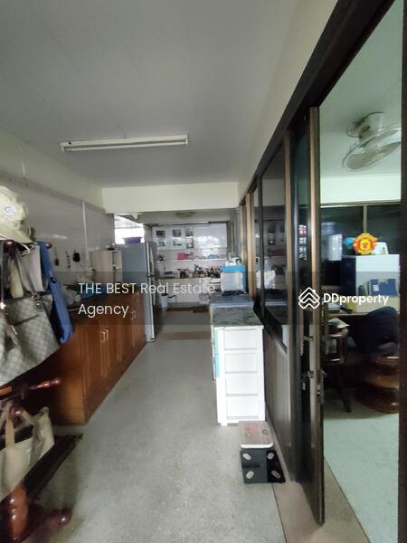 อาคารพาณิชย์ 4 คูหา #มีห้องเย็นไว้แช่ผักและผลไม้ สภาพดีมากก #ด้านหลังมีทางออก #ตลาดสี่มุมเมือง, Pathum Thani, Khu Khot, Lam Luk Ka, Pathum Thani, , 100 sqm, Business For Sale, by Khun Tassanee, 10732860 - DDproperty.com