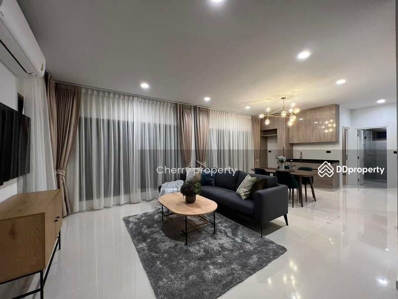 Burasiri Krungthep Kreetha, Bangkok, 95 Soi Pracha Ruam Chai, Hua Mak, Bang Kapi, Bangkok, 4 Bedrooms, 284 sqm, Single Detached House For Rent, by Tamita Kongsoithong, 10733368 - DDproperty.com