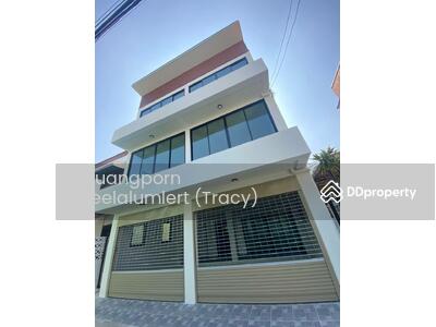 ขาย - Townhouse/บ้านเดี่ยว 3 ชั้น ซอยสุขุมวิท 65, กรุงเทพ