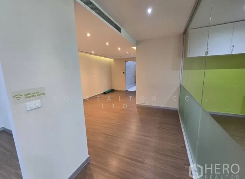 Bangkok Office Rachadapisek BTS Asok MRT Sukhumvit BRE19180, Bangkok, Khlong Toei, Bangkok, , 351 sqm, Retail Space For Rent, by Hero Realtor Co., Ltd., 10746035 - DDproperty.com