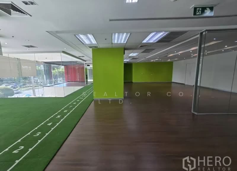 Bangkok Office Rachadapisek BTS Asok MRT Sukhumvit BRE19180, Bangkok, Khlong Toei, Bangkok, , 351 sqm, Retail Space For Rent, by Hero Realtor Co., Ltd., 10746035 - DDproperty.com