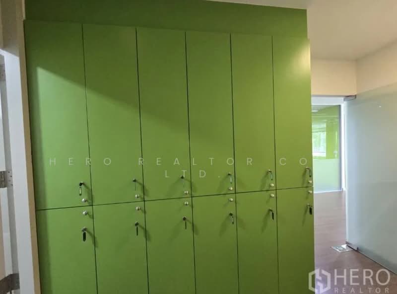 Bangkok Office Rachadapisek BTS Asok MRT Sukhumvit BRE19180, Bangkok, Khlong Toei, Bangkok, , 351 sqm, Retail Space For Rent, by Hero Realtor Co., Ltd., 10746035 - DDproperty.com