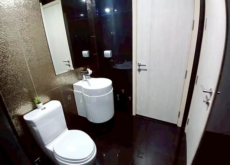Rhythm Sukhumvit 36-38, Bangkok, 55 Soi Sukhumvit 36, Sukhumvit Road, Phra Kanong, Khlong Toei, Bangkok, 2 Bedrooms, 56 sqm, Condo For Rent, by คัทยวรรณ หิรัญจิโรจน์, 10752249 - DDproperty.com