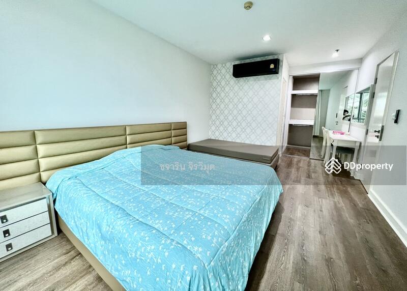 Master bedroom with walk-in closet