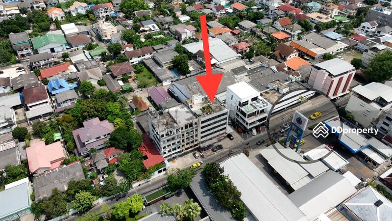 ขายอาคารสำนักงาน ติดถนนสุทธิสารวินิจฉัย-รัชดา 104 ตร.ว. พื้นที่ใช้สอย 1600 ตร.ม. 5 ชั้น 