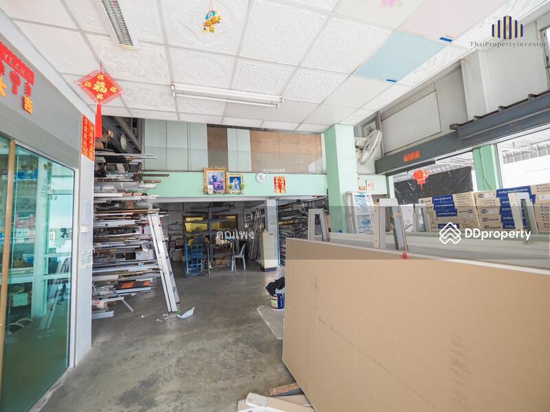 ขายอาคารสำนักงาน ติดถนนสุทธิสารวินิจฉัย-รัชดา 104 ตร.ว. พื้นที่ใช้สอย 1600 ตร.ม. 5 ชั้น 