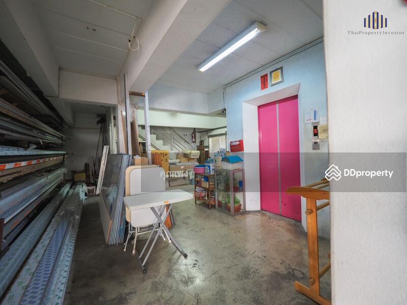 ขายอาคารสำนักงาน ติดถนนสุทธิสารวินิจฉัย-รัชดา 104 ตร.ว. พื้นที่ใช้สอย 1600 ตร.ม. 5 ชั้น 