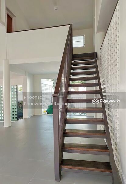 For Sale - บ้านต้นเต้ย ( white house ), Bangkok