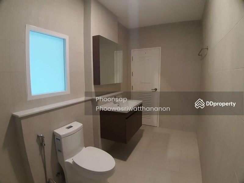 For Sale - บ้านต้นเต้ย ( white house ), Bangkok