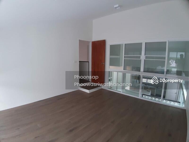 For Sale - บ้านต้นเต้ย ( white house ), Bangkok