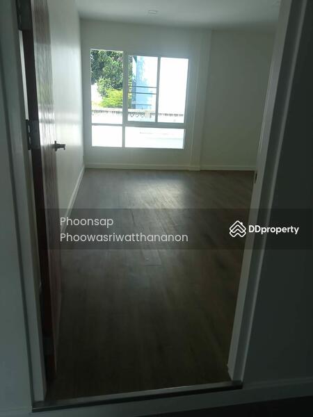 For Sale - บ้านต้นเต้ย ( white house ), Bangkok