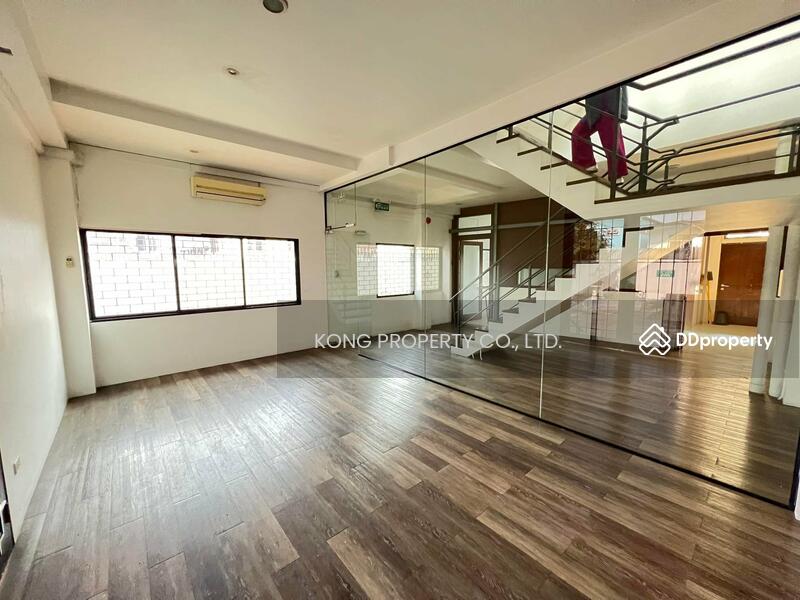 ให้เช่าโกดัง พร้อมสำนักงาน พระโขนง กรุงเทพ ใกล้BTSปุณณวิถี, Bangkok, Bang Chak, Phra Khanong, Bangkok, , 1,000 sqm, Warehouse/Factory For Rent, by Jakarin Houpramong, 10766781 - DDproperty.com