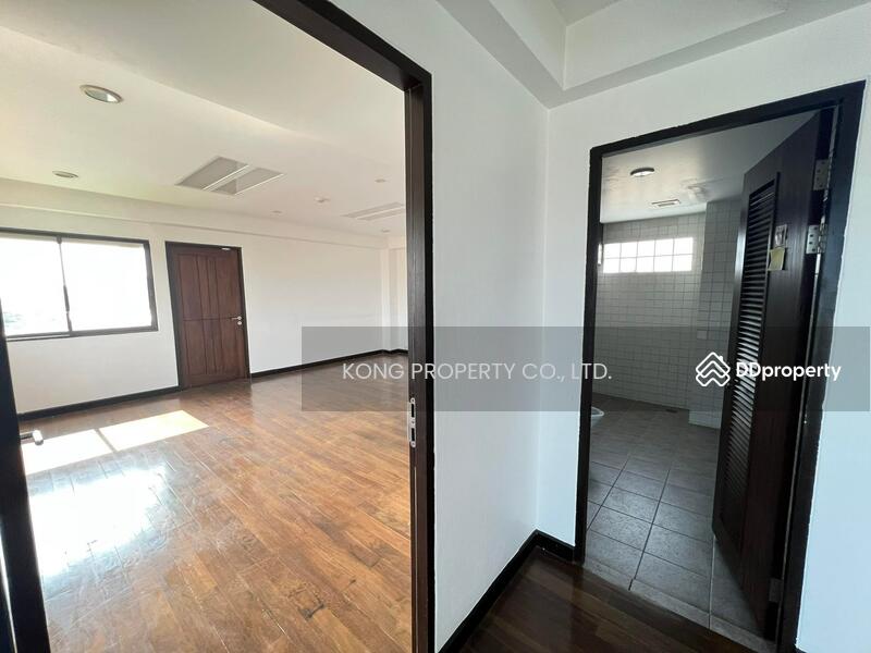 ให้เช่าโกดัง พร้อมสำนักงาน พระโขนง กรุงเทพ ใกล้BTSปุณณวิถี, Bangkok, Bang Chak, Phra Khanong, Bangkok, , 1,000 sqm, Warehouse/Factory For Rent, by Jakarin Houpramong, 10766781 - DDproperty.com