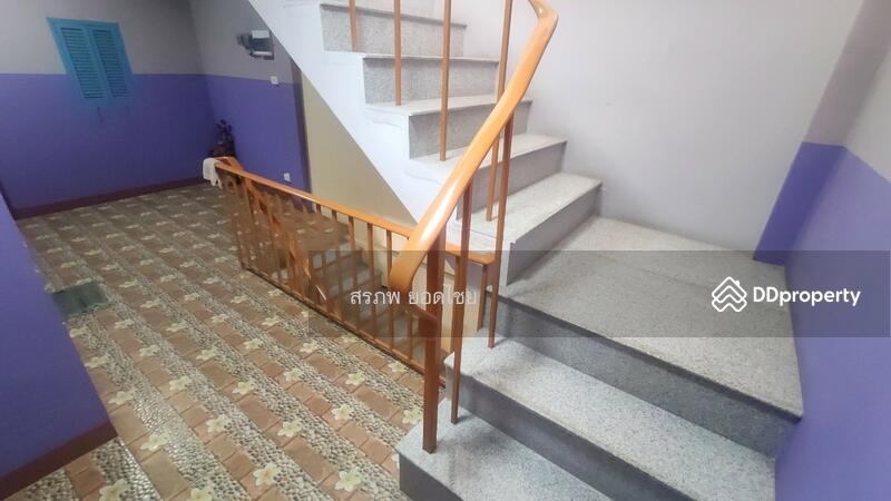 ขาย - ขาย ตึก อาคารพาณิชย์ 5 ชั้น 20.3 ตร.ว. ติดถนนรามคำแหง ใกล้สถานีรถไฟฟ้าสายสีส้ม สถานีน้อมเกล้า, กรุงเทพ