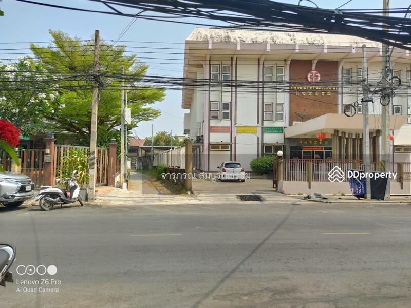 ซอยทางเข้า