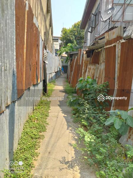 ในซอยสามารถเดินออกถนนจอมพลได้