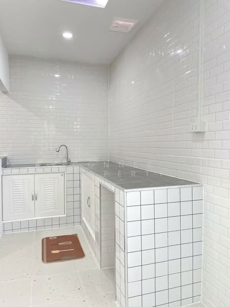 Moobaan Piyawararom Khlong 4, Pathum Thani, Sawai Pracharat Road, Bang Yitho, Thanyaburi, Pathum Thani, 4 Bedrooms, 145 sqm, Townhouse For Sale, by Connex Property, 10786708 - DDproperty.com