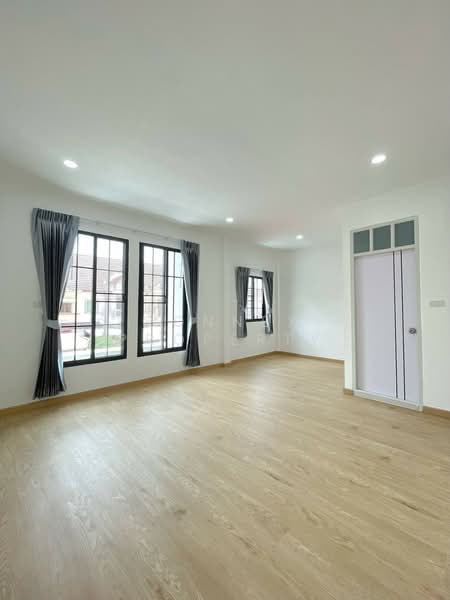 Moobaan Piyawararom Khlong 4, Pathum Thani, Sawai Pracharat Road, Bang Yitho, Thanyaburi, Pathum Thani, 4 Bedrooms, 145 sqm, Townhouse For Sale, by Connex Property, 10786708 - DDproperty.com