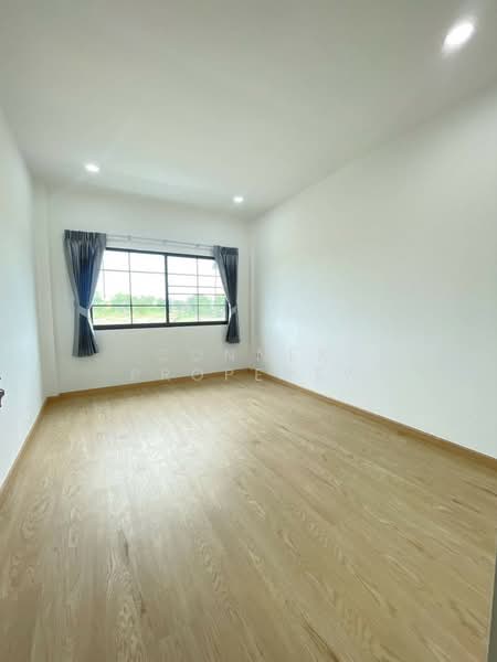 Moobaan Piyawararom Khlong 4, Pathum Thani, Sawai Pracharat Road, Bang Yitho, Thanyaburi, Pathum Thani, 4 Bedrooms, 145 sqm, Townhouse For Sale, by Connex Property, 10786708 - DDproperty.com