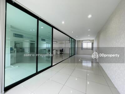 ขาย - ขาย เซ้ง อาคารพาณิชย์ 3 ชั้น 4 คูหา รามคำแหง21 12.9 ล้านบาท, กรุงเทพ