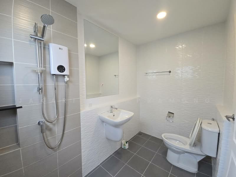 Centro Ratchapruek-Suan Phak, Nonthaburi, Bangkruai Jongtanom, Bang Kruai, Bang Kruai, Nonthaburi, 4 Bedrooms, 300 sqm, Single Detached House For Rent, by Jakarin Houpramong, 10790641 - DDproperty.com