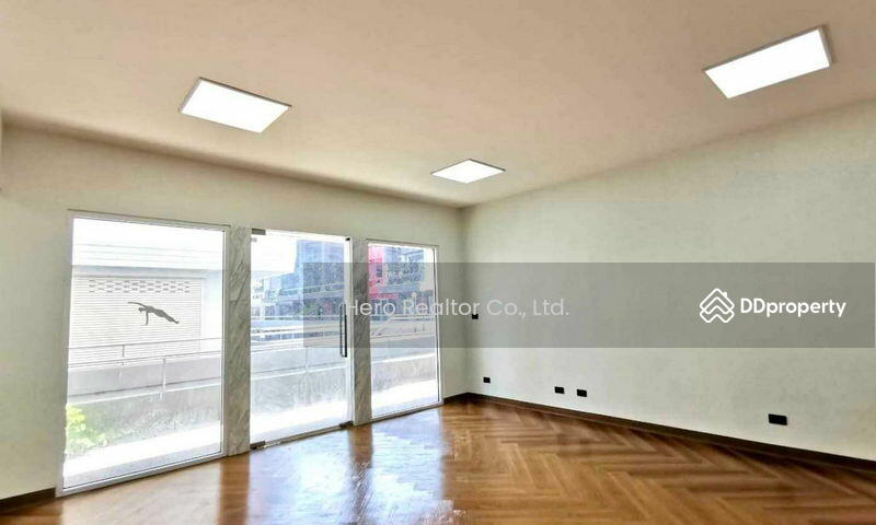 For Rent Bangkok Home Office Sukhumvit BTS Ekkamai Watthana BRE19552, Bangkok, Khlongtoei Nua, Watthana, Bangkok, 3 Bedrooms, 280 sqm, Townhouse For Rent, by Hero Realtor Co., Ltd., 10796881 - DDproperty.com