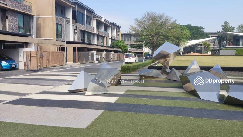 ขายทาวน์โฮม เลียบด่วนเอกมัย-รามอินทรา (ใกล้ทางด่วน - The Walk - ตลาดนัดหัวมุม) 32.2 ตร.ว. 3 นอน 4 น้
