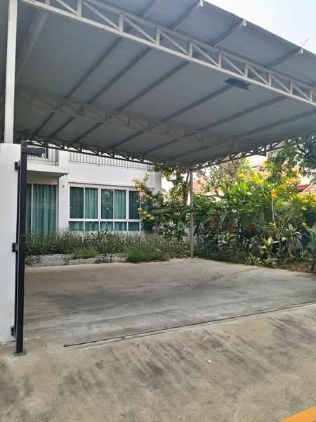 For Rent - บ้านเดี่ยว 3 ชั้น ใกล้ BTS วุฒากาศ 50 เมตร, Bangkok