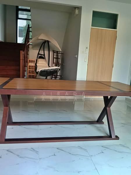 For Rent - บ้านเดี่ยว 3 ชั้น ใกล้ BTS วุฒากาศ 50 เมตร, Bangkok