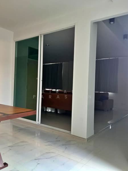 For Rent - บ้านเดี่ยว 3 ชั้น ใกล้ BTS วุฒากาศ 50 เมตร, Bangkok