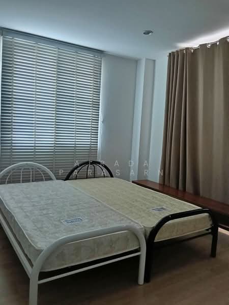 For Rent - บ้านเดี่ยว 3 ชั้น ใกล้ BTS วุฒากาศ 50 เมตร, Bangkok