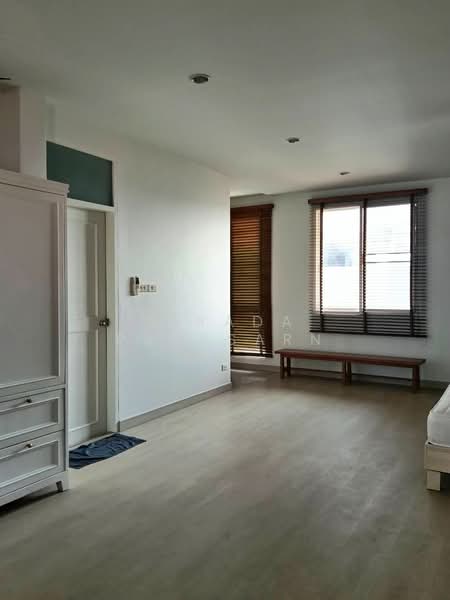 For Rent - บ้านเดี่ยว 3 ชั้น ใกล้ BTS วุฒากาศ 50 เมตร, Bangkok