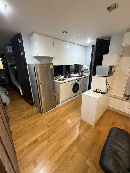 Quad Silom : ควอด สีลม, กรุงเทพ, 63 ซอยพิพัฒน์ 2 ถนนสีลม, สุริยวงศ์, บางรัก, กรุงเทพ, 45 ตร.ม., คอนโด ให้เช่า, โดย นัฏฐ์เมธิณี สุรพัฒน์, 10839853 - DDproperty.com