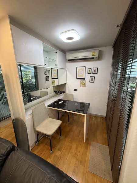 Quad Silom : ควอด สีลม, กรุงเทพ, 63 ซอยพิพัฒน์ 2 ถนนสีลม, สุริยวงศ์, บางรัก, กรุงเทพ, 45 ตร.ม., คอนโด ให้เช่า, โดย นัฏฐ์เมธิณี สุรพัฒน์, 10839853 - DDproperty.com