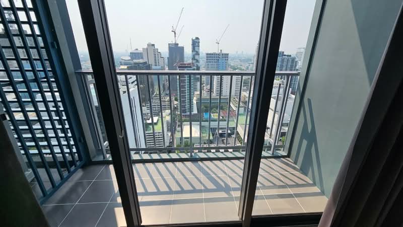 XT Phayathai, Bangkok, Phaya Thai Road, Thanon Phaya Thai, Ratchathewi, Bangkok, 1 Bedroom, 42 sqm, Condo For Rent, by Jarunat K, 10844878 - DDproperty.com