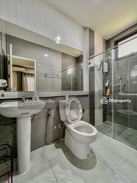 For Sale - Baan Boonyakorn Lake Park Rangsit Klong 6, Pathum Thani