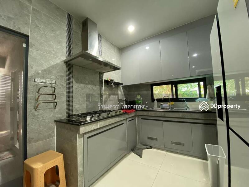 ขาย บ้านเศรษฐสิริ พัฒนาการ (ตกแต่งทั้งหลัง เฟอร์นิเจอร์ครบครัน) บนเนื้อที่ 125 ตร.ว. 4 ห้องนอน 4 ห้อ