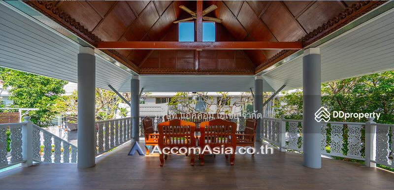 ให้เช่า - Oriental Style House in compoud with pool, กรุงเทพ